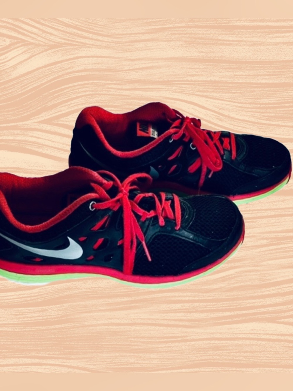 Women’s Nike Dual Fusion Black Athletic Shoes Size 9.5